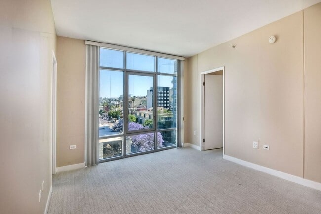 425 W Beech St in San Diego, CA - Building Photo - Building Photo