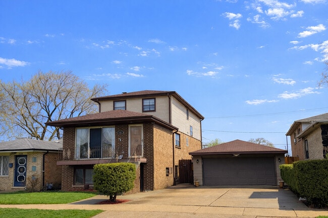 property at 7226 W 63rd Pl