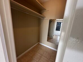 411 Lakewood Cir, Unit B-915 in Colorado Springs, CO - Building Photo - Building Photo