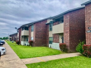 1611 S 3rd St in Ganado, TX - Building Photo - Building Photo