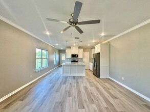 6221 Villa Rosa Way in Tyler, TX - Foto de edificio - Building Photo