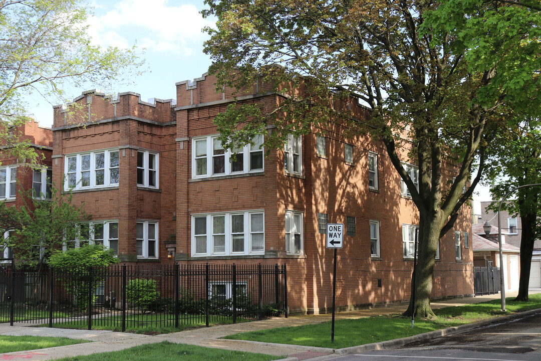 4457 W Wrightwood Ave in Chicago, IL - Building Photo