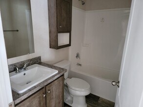 112 Sheppard Ave in Flushing, MI - Building Photo - Building Photo