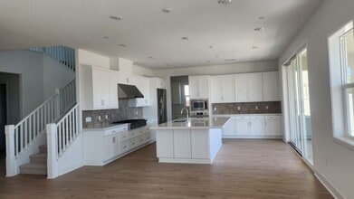 29814 Corte Trono in Santa Clarita, CA - Building Photo - Building Photo
