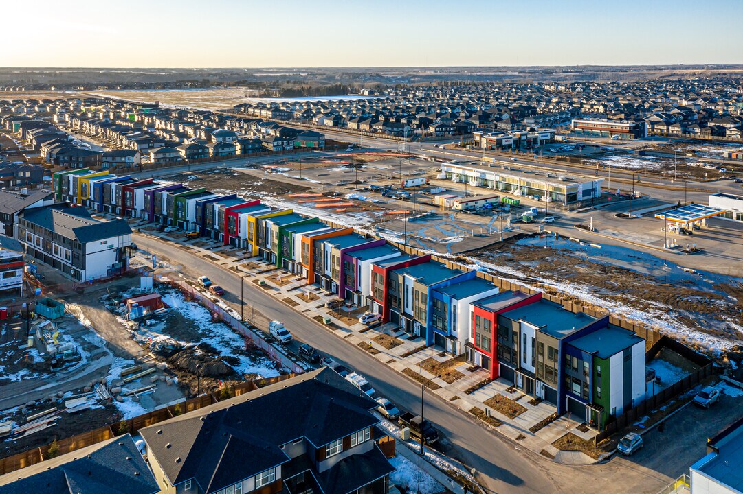 Cantiro Townhomes in Edmonton, AB - Building Photo