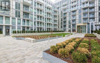 1005 Dundas St E in Oakville, ON - Building Photo - Building Photo