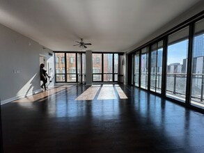 708 W Wayman St in Chicago, IL - Building Photo - Building Photo