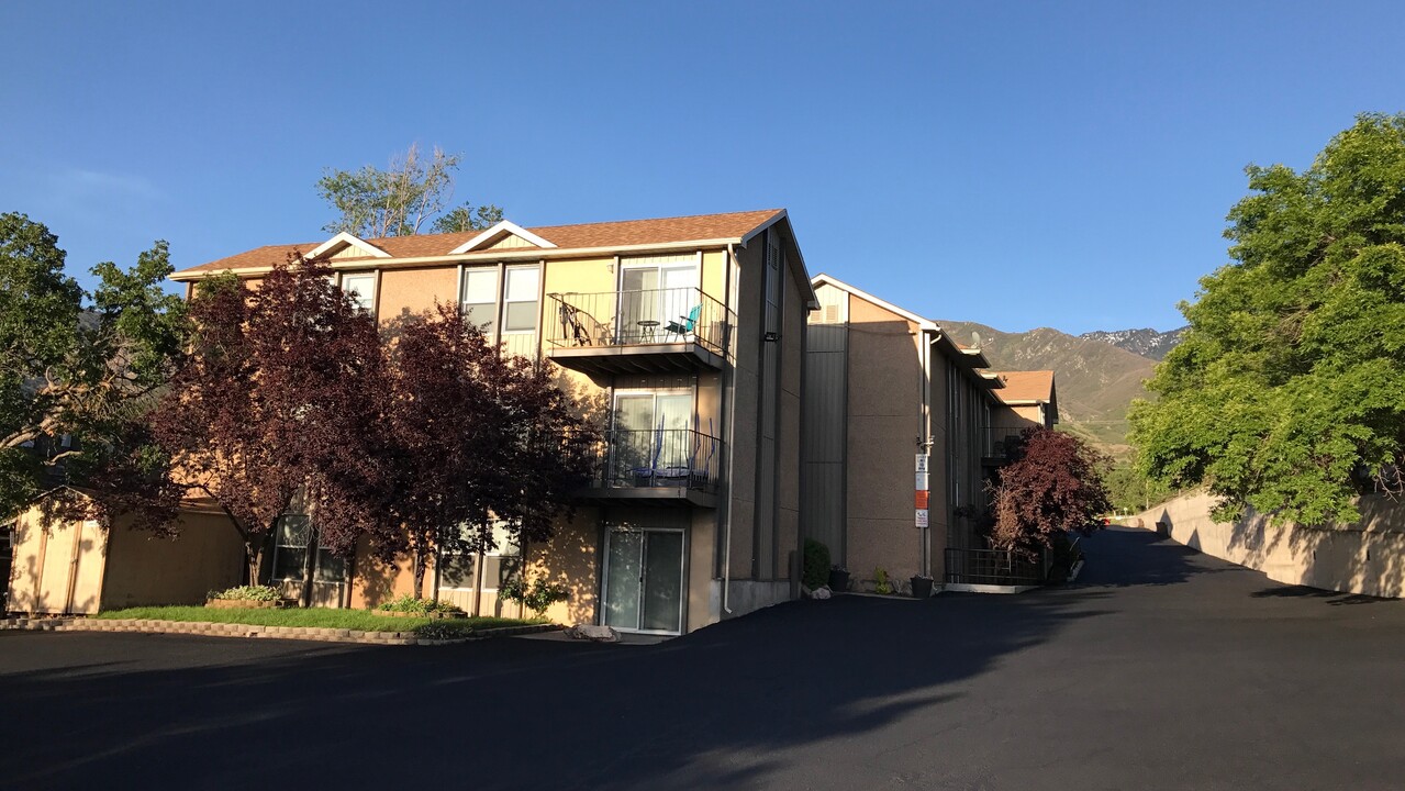 Brentwood Apartments in Ogden, UT - Building Photo