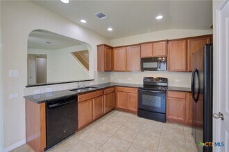 775 Spectrum Dr in New Braunfels, TX - Building Photo - Building Photo