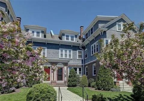 property at 174 Irving Ave
