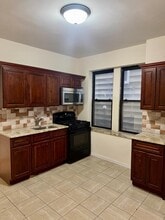 250 Avenue B in Bayonne, NJ - Building Photo - Building Photo