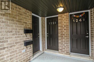 122 Lindenshade Dr in Ottawa, ON - Building Photo - Building Photo