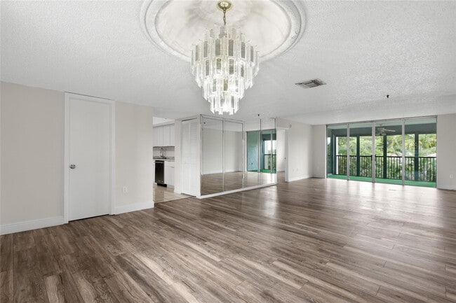 3940 Inverrary Blvd in Lauderhill, FL - Building Photo - Building Photo