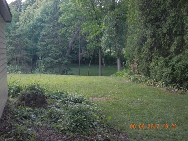 6394 Conifer Ln in Greendale, WI - Building Photo - Building Photo