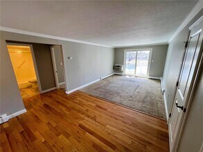 354 S Pier Rd in Narragansett, RI - Building Photo - Building Photo