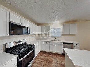 912 Wallace Dr in Delaware, OH - Building Photo - Building Photo