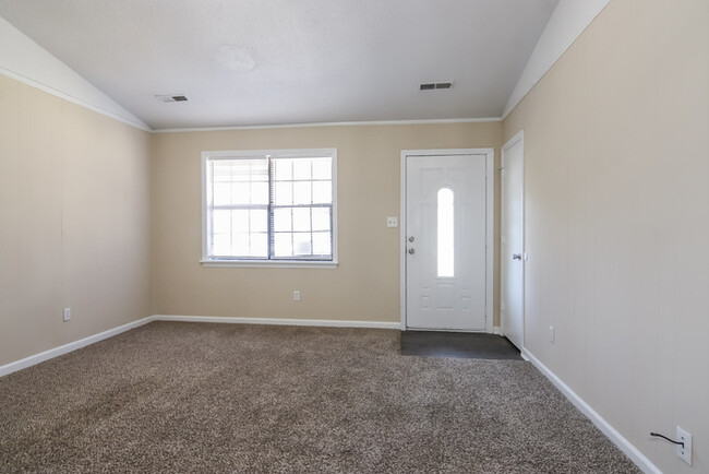 301 Bluebell Ave in Summerville, SC - Building Photo - Building Photo