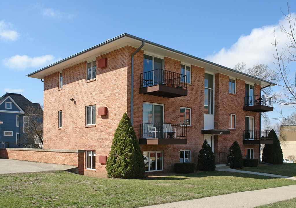 200 4th St E in Northfield, MN - Foto de edificio