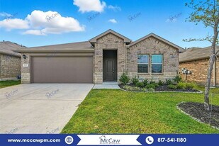537 Bronze Cir W in Springtown, TX - Building Photo
