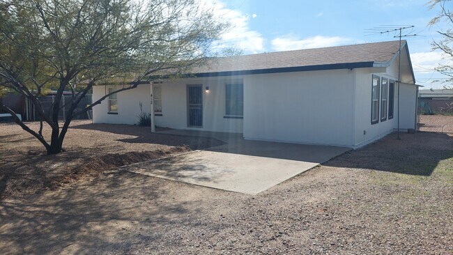 412 n 99th st in Mesa, AZ - Foto de edificio - Building Photo