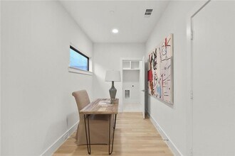 2707 Kimsey Dr, Unit 102 in Dallas, TX - Building Photo - Building Photo