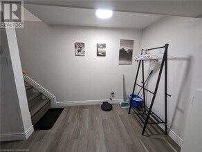 510 Oakridge Pl in Waterloo, ON - Building Photo - Building Photo