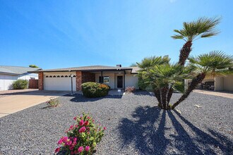 11207 S Iroquois Dr in Phoenix, AZ - Building Photo - Building Photo