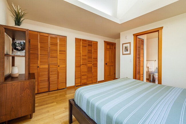 16441 SE 42nd Pl in Bellevue, WA - Building Photo - Building Photo