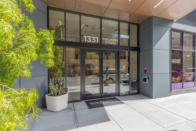 The Lindley in San Diego, CA - Building Photo - Building Photo