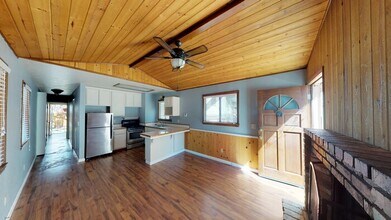 672 Highland Ln in Big Bear, CA - Building Photo - Building Photo