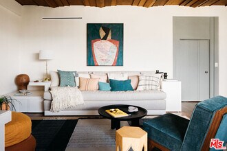 1811 Edgecliffe Dr in Los Angeles, CA - Building Photo - Building Photo