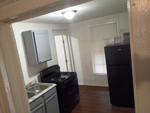 56 Cole St in Newnan, GA - Building Photo - Building Photo
