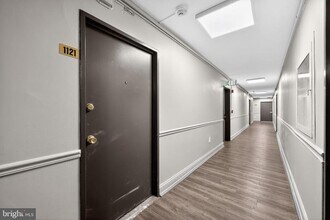 2101 Chestnut St in Philadelphia, PA - Building Photo - Building Photo