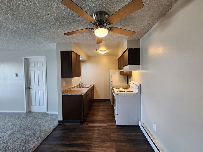 Houston House in Spokane, WA - Foto de edificio - Building Photo