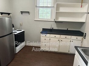 738 W Poplar St in Griffin, GA - Building Photo - Building Photo