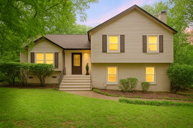 property at 1914 Bonnie Ln