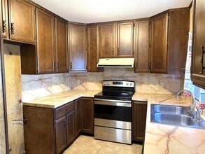 530 Guadalupe St in Lockhart, TX - Building Photo - Building Photo