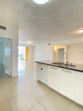 2440 E Preserve Way in Miramar, FL - Foto de edificio - Building Photo