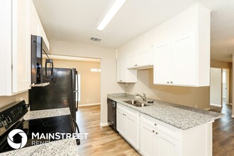 5814 Castle Brook Dr in San Antonio, TX - Building Photo - Building Photo