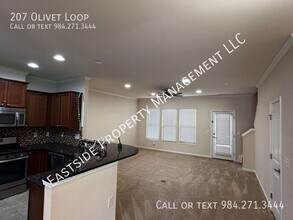 207 Olivet Loop in Cary, NC - Building Photo - Building Photo