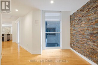 25 Carlton St. in Toronto, ON - Building Photo - Building Photo