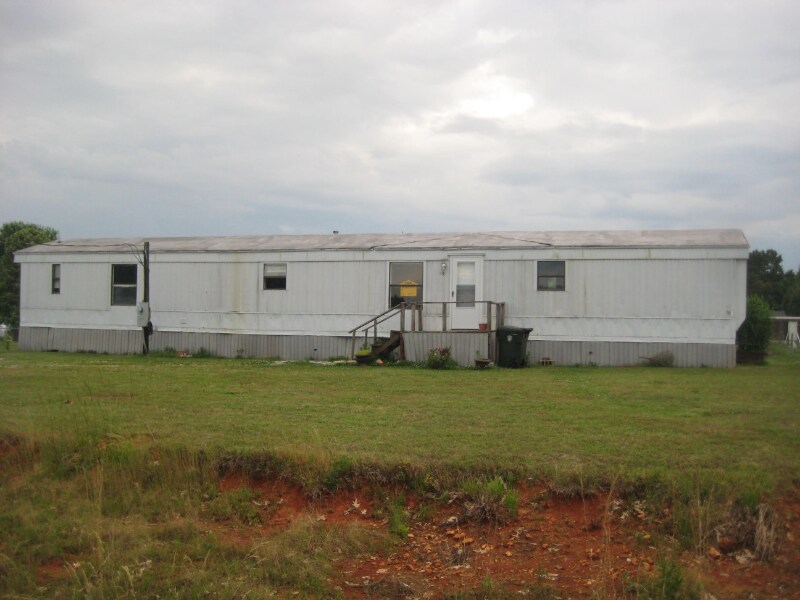 110 Missoula Rd in New Market, AL - Building Photo