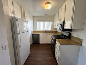 2511 E Harbor Blvd in Ventura, CA - Building Photo - Building Photo