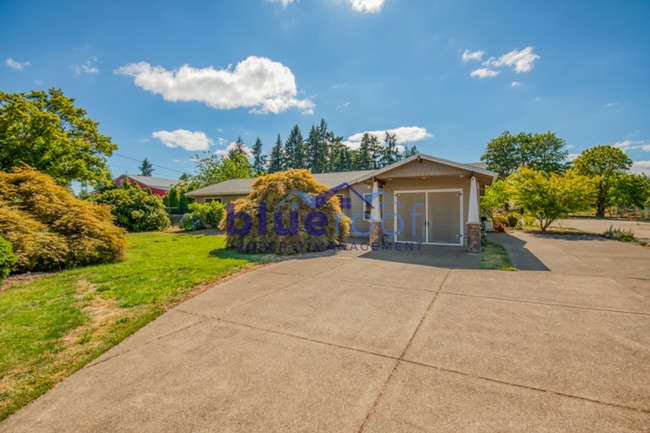 property at 27827 SW Grahams Ferry Rd