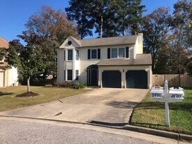 2416 Creekmore Ct in Virginia Beach, VA - Building Photo