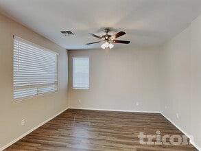 4843 W Dunbar Dr in Phoenix, AZ - Foto de edificio - Building Photo