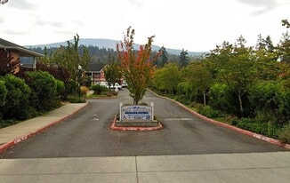 525 McCurdy Rd in Sequim, WA - Building Photo