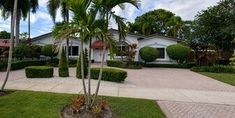 8640 SW 47th St in Miami, FL - Building Photo