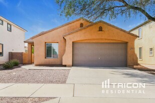 6914 S 38th Ln in Phoenix, AZ - Building Photo