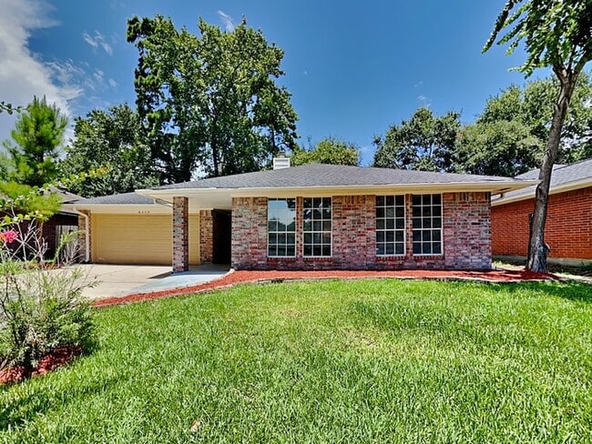 property at 2419 Sherwood Hollow Ln